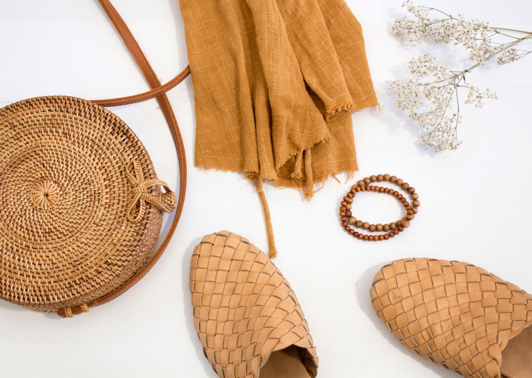 Apparel & Clothing accessories