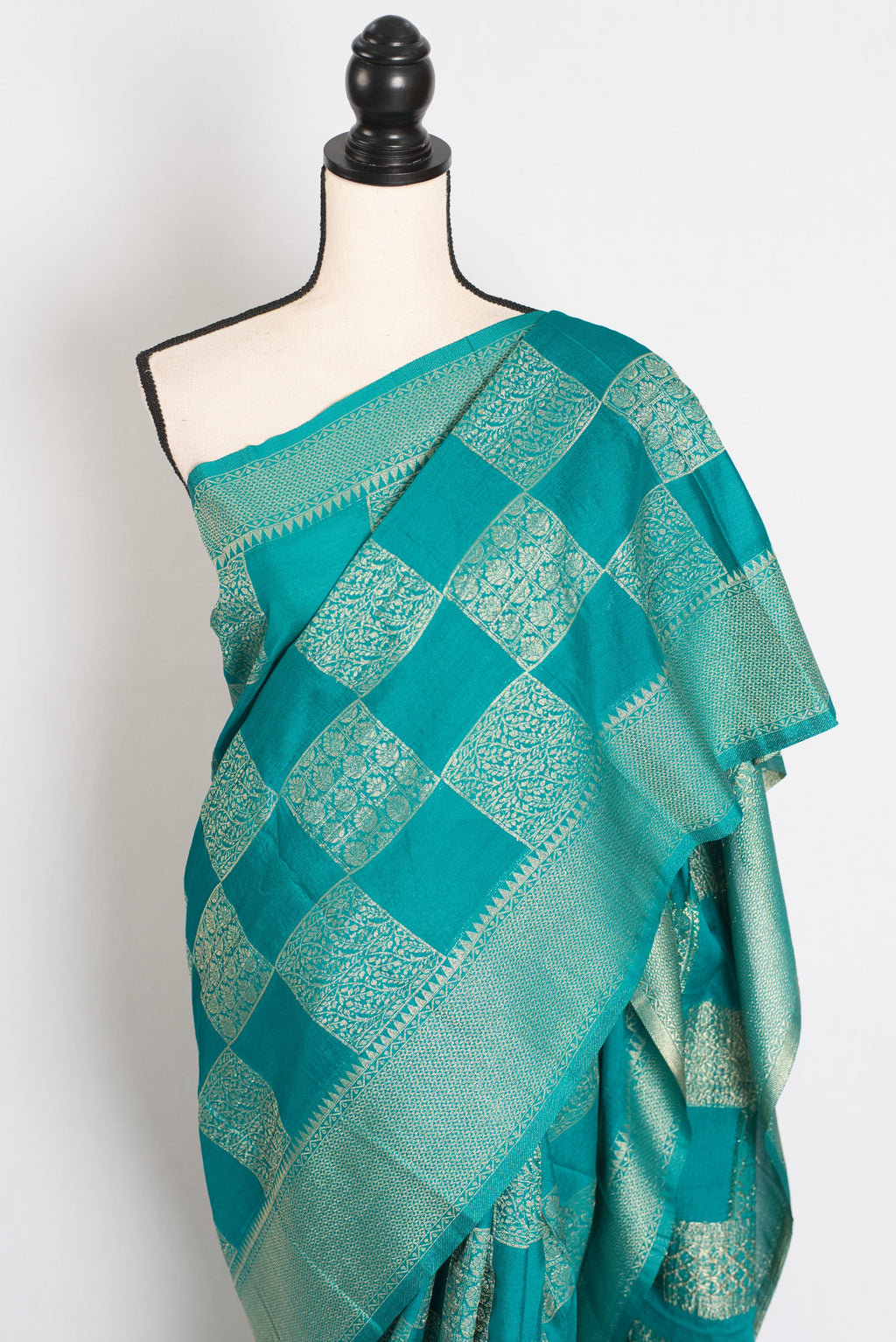 Rama : Green Semi Crepe Georgette Banarasi Saree with Designer Gold Zari Work