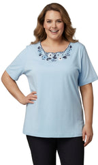 Women's Scalloped Neckline Embellished Short Sleeve Tee