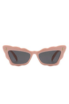 Irregular Wavy Fashion Cat Eye Sunglasses