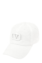 V Buckle Charm Baseball Cap