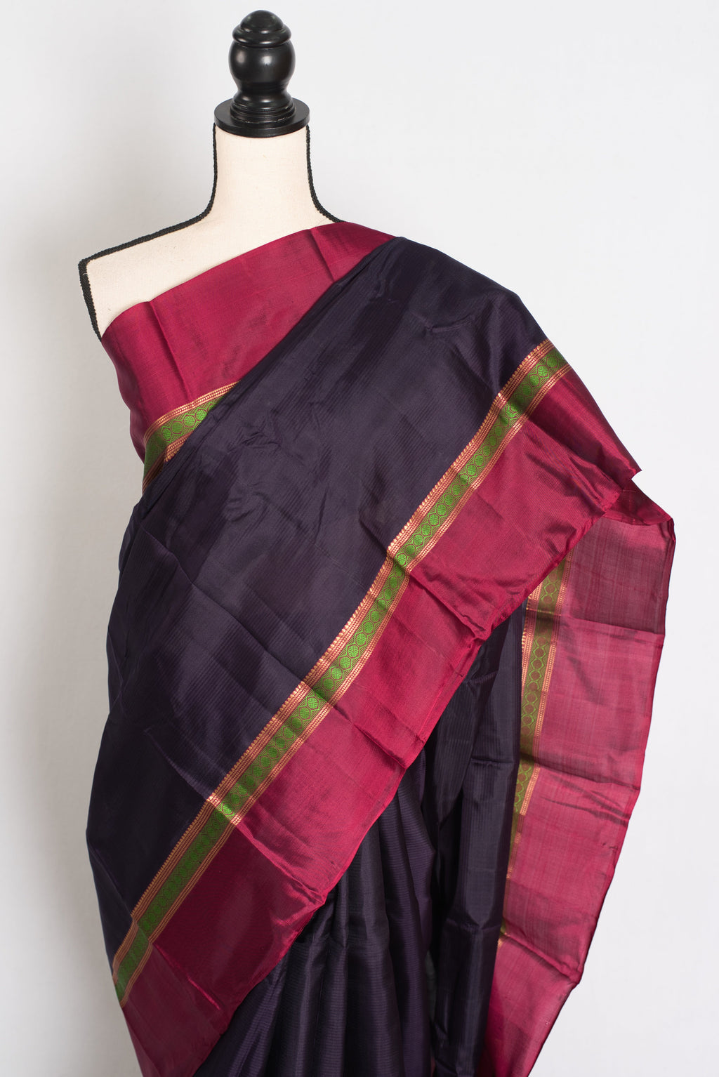 Nisha :Midnight Blue Pure Silk No Zari Kanjivaram Saree with Thread Work