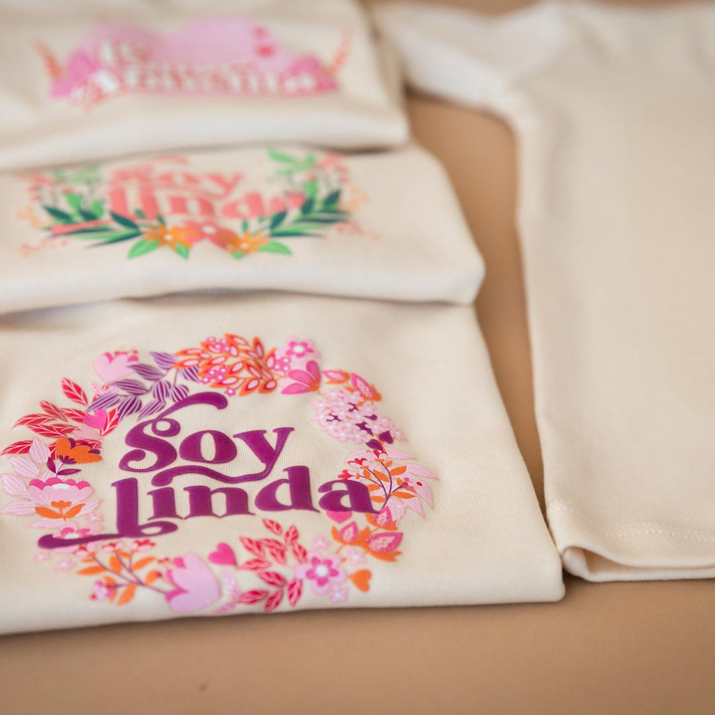 "Soy Linda Ruby" Organic Cotton Graphic Tee