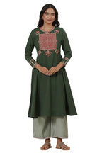 W For Woman Folksong Green Festive Solid Cotton Flared Kurta_24Maf11861-920935_L