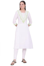 Aurelia Women'S White Embroidered A-Line Kurta (Size: Xl)-A15757-608250