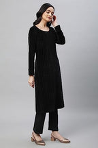 Aurelia Women Black Cotton Blend Geometric Yarn Dyed Straight Kurta