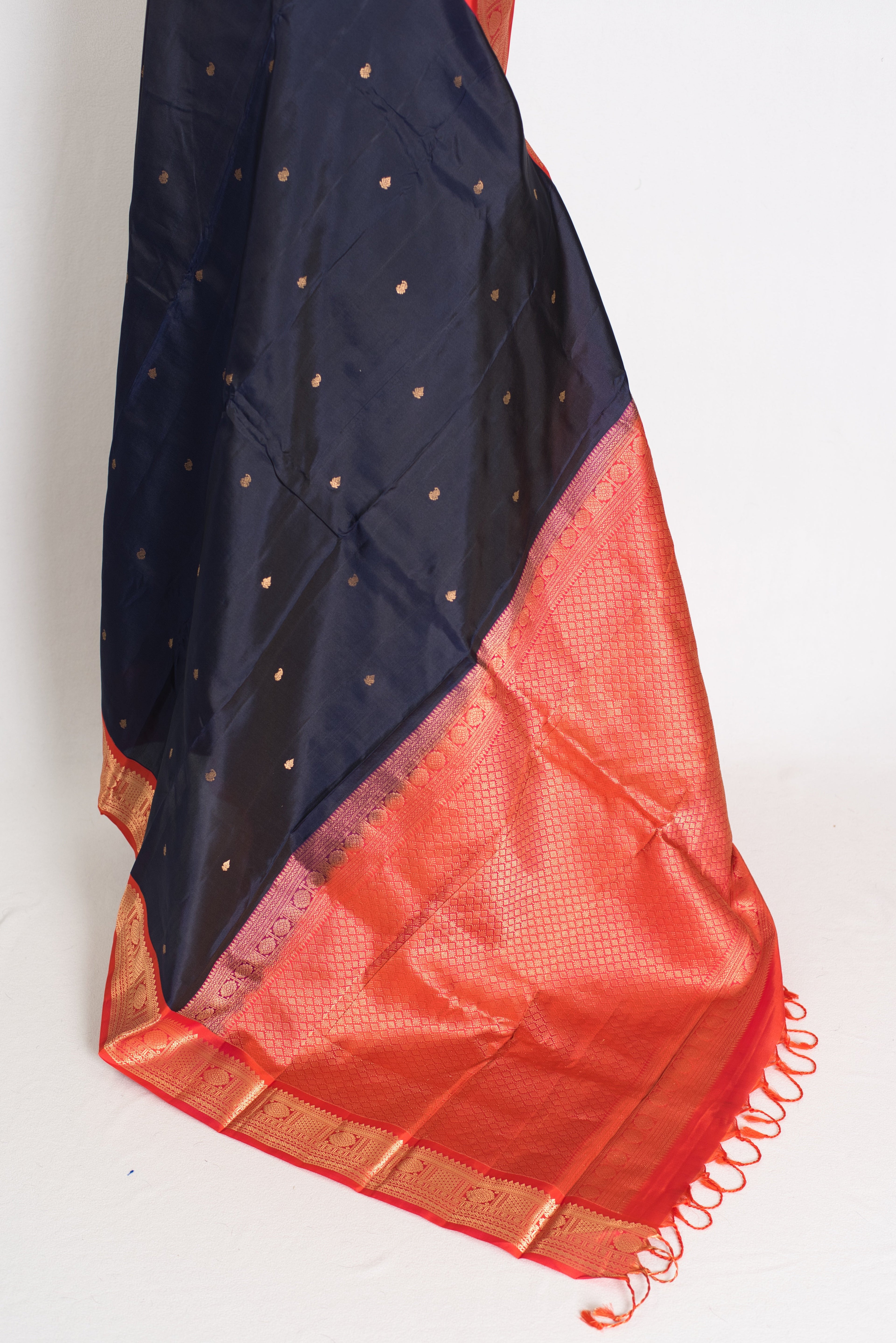 Kalyani: Midnight Blue and Peach Traditional Kanjivaram Silk Saree