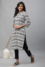 Aurelia Women'S Cotton Checkered Regular Kurtas