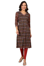 W For Woman Green Geometric Printed Chiffon Straight Kurta With Sequined Neckline_24Auw12047-125036_L