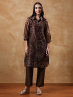 Varanga Women Bandhani Printed Regular Chanderi Silk Kurta With Trousers