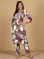 Varanga Women Round Neck Bold Print Kurta Set