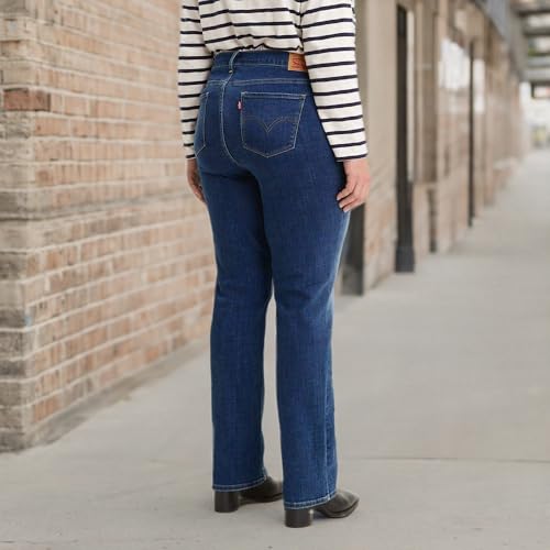 Levi's Women's Plus-Size 414 Classic Straight Jeans, Lapis Dark Horse, 40 (US 26) R