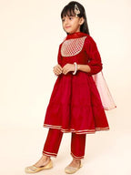 A.T.U.N. (ALL THINGS UBER NICE) Girls Tiered Gotta Patti Kurta with Trousers & With Dupatta