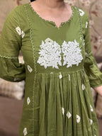 ANNI DESIGNER Women s Anarkali Printed Rayon Blend Kurta with Pants, Green, S