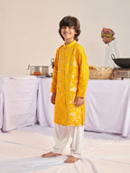 Pspeaches Boys Floral Regular Kurta With Pyjamas (7-8Years)