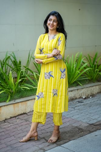 ANNI DESIGNER Womens Rayon Viscose Floral Straight Kurta with Pant (VRIDHA Yellow XXXX-Large)