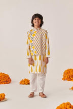 Pspeaches Boys Floral Printed Regular Kurta With Pyjamas (5-6Years)