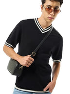 Bewakoof Mens Textured Regular Fit Half Sleeve V-Neck Cotton Flatknit T-Shirt_634375_Black_L