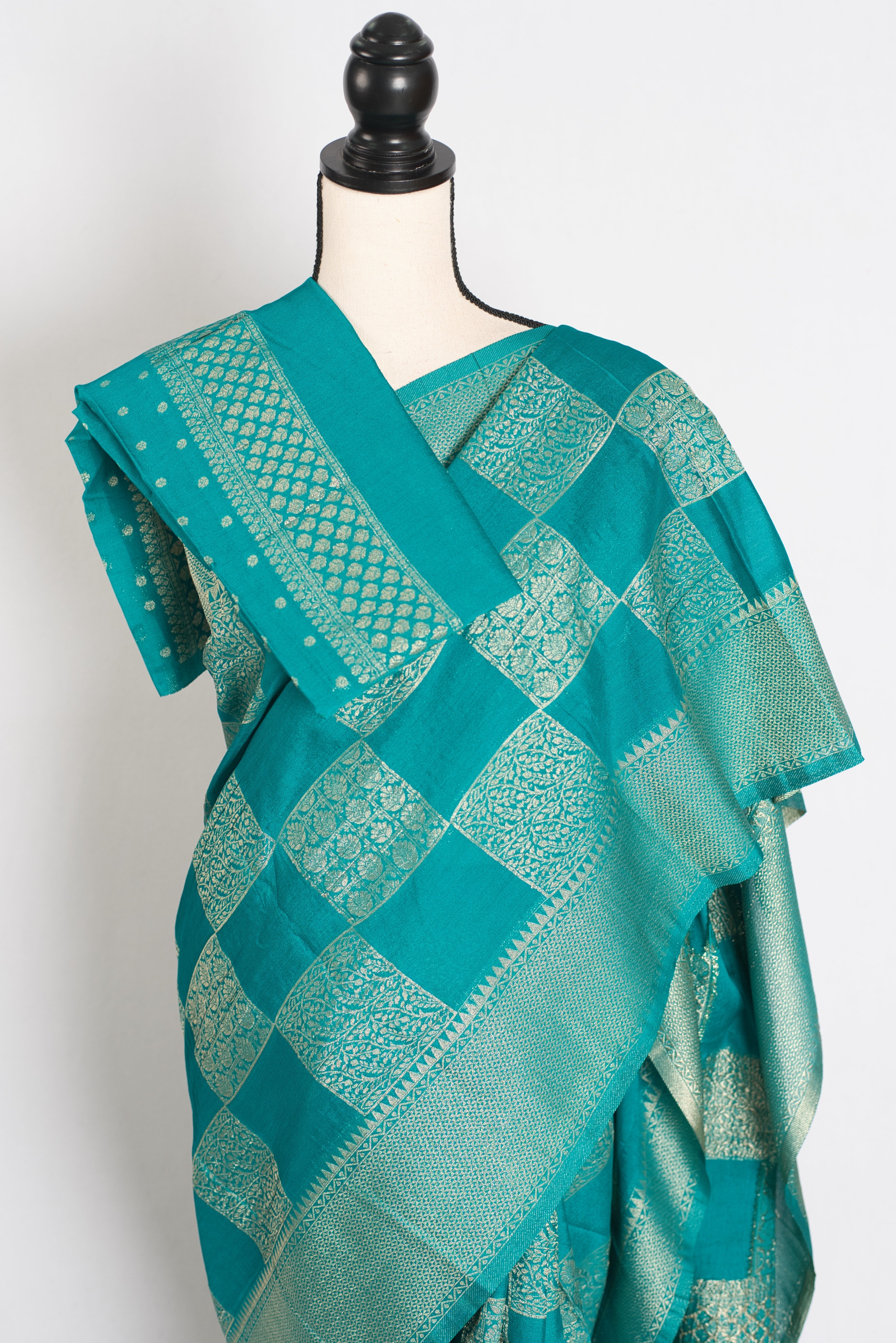 Rama : Green Semi Crepe Georgette Banarasi Saree with Designer Gold Zari Work