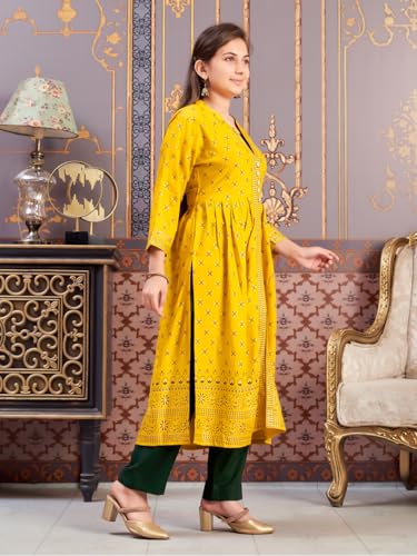 Aarika Girls Ethnic Wear Yellow-Dark Green Colour Foil Print Rayon Kurti Pant Set-8-15 Years (Kp-Sd-5826)