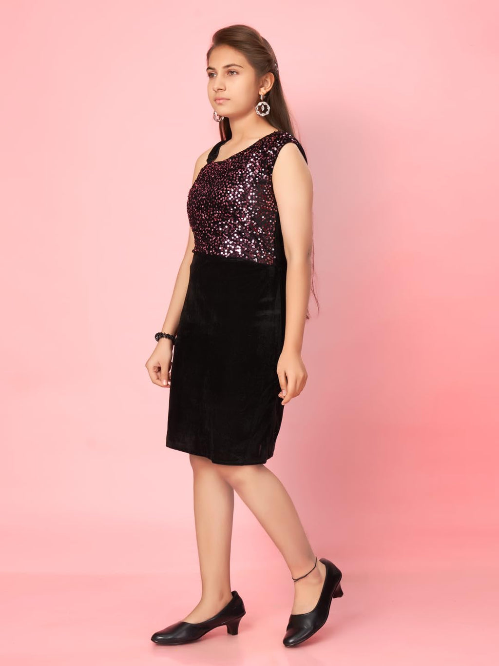 Aarika Girls Velvet Skater Above The Knee Dress (New_MD-A-23048- Black-Pink