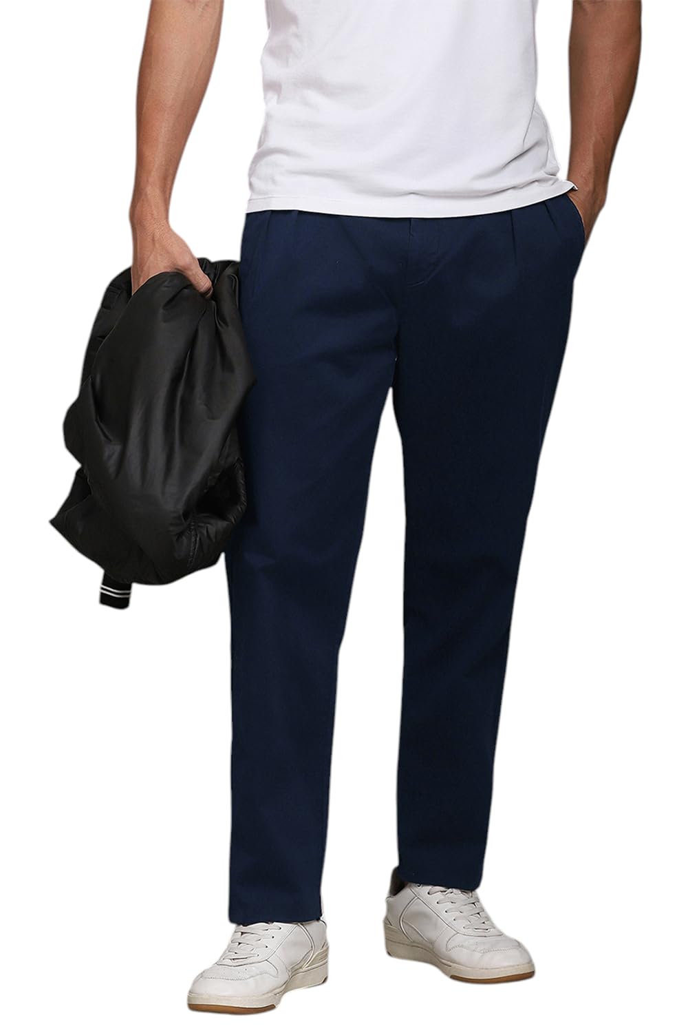 Men Navy Contemporary Fit Solid Pleated Casual Trousers