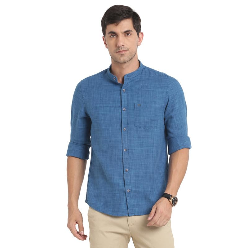 Turtle Men Cotton Blend Blue Solid Slim Fit Casual Shirts