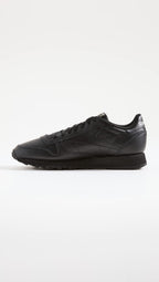 Reebok Unisex Classic Leather Sneaker, Core Black/Core Black/Pure Grey 5, 9 US Men