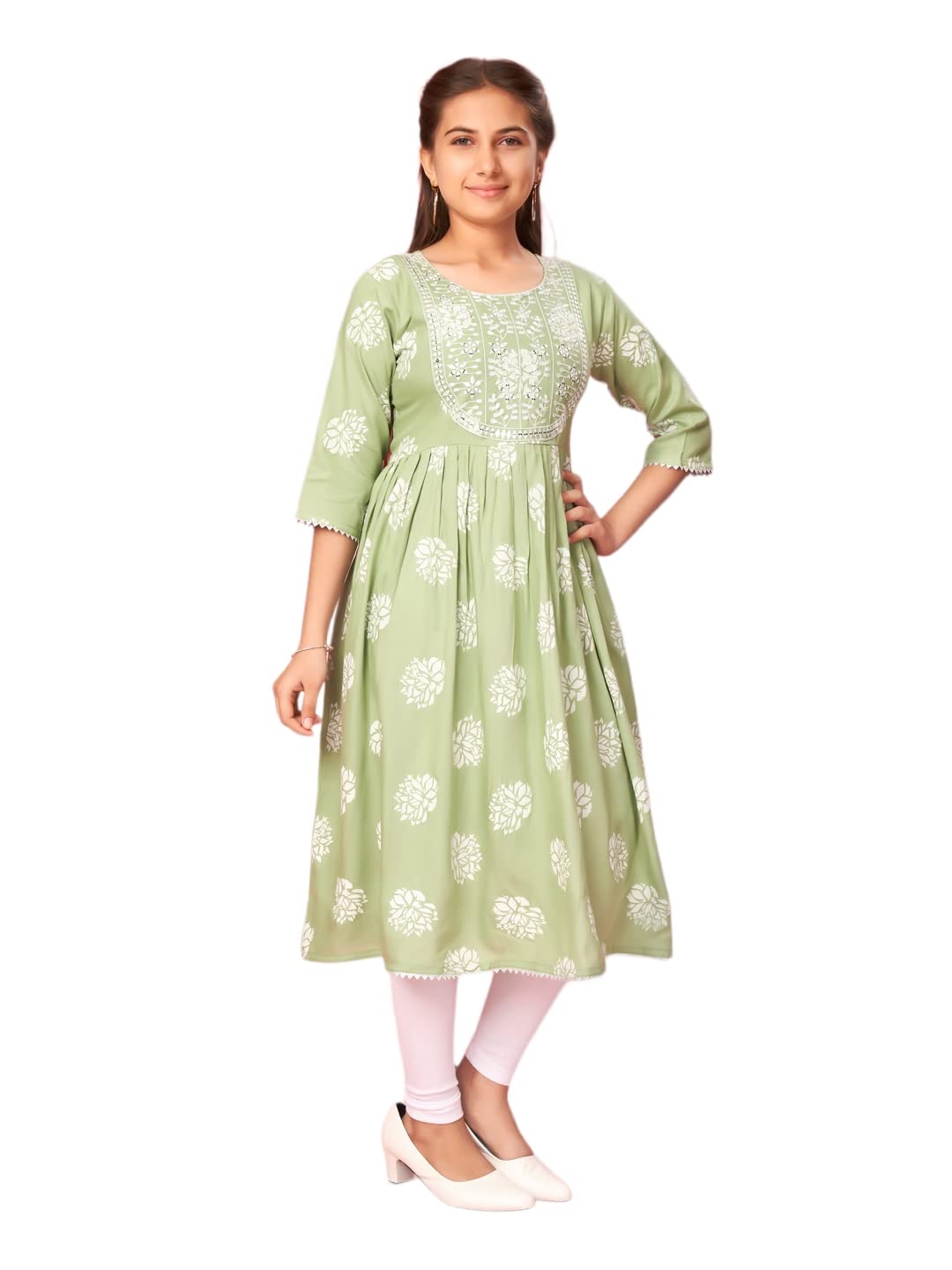 Aarika Girls Green Color Cotton Embroidery Kurti (Kurti-Ap-D-1-Green-40)