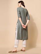 Nainvish Women'S Cotton Blend Straight V-Neck Printed Kurta (Sd418_K-M._Green)