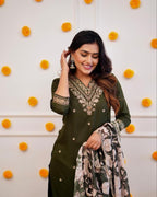 Suppar Sleave WomenS Viscose Rayon Embroidered Straight Kurta With Pant And Dupatta Sets (Minakshi-04)