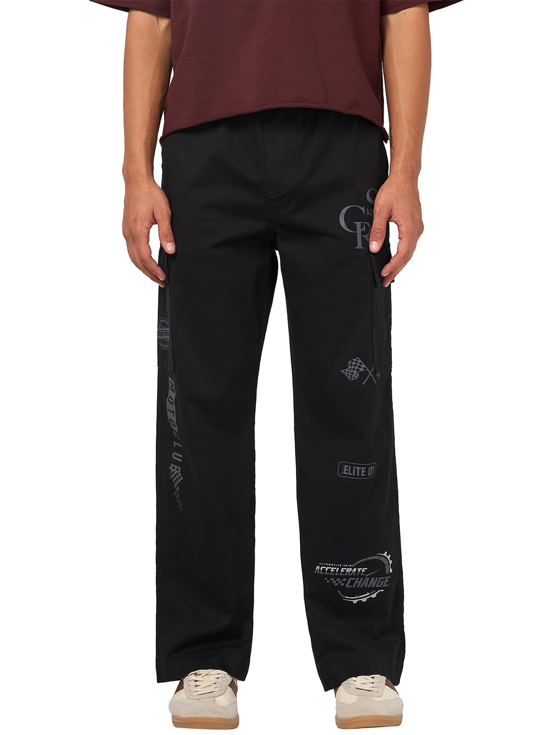 Bewakoof Mens Graphic Print Straight Fit Cotton Lycra Blend Cargo Pants_664145_Black_32