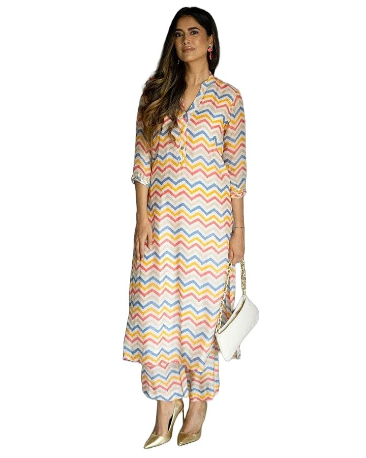 Yashika KURTA SET FOR WOMEN: Sparkling with ethnic style! Turn heads with our vibrant printed cotton blend Kurti Pant sets!, mul