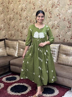 ANNI DESIGNER Women s Anarkali Printed Rayon Blend Kurta with Pants, Green, S