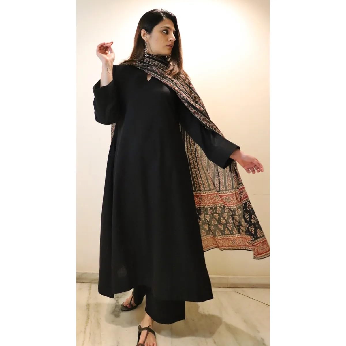 ANNI DESIGNER Anarkali Women s Plain Viscose Kurta with Trousers and Dupatta, Black, Medium