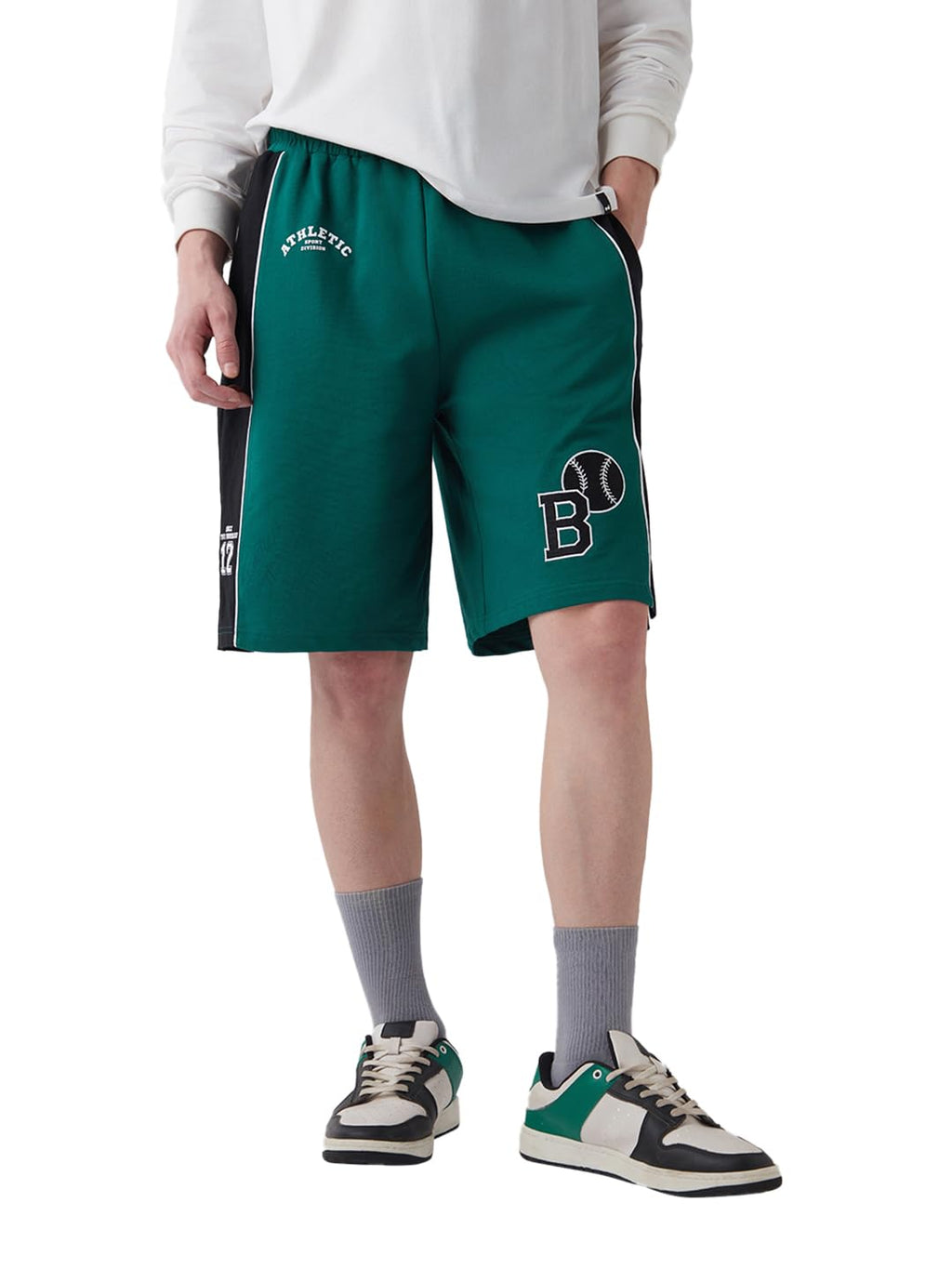 Bewakoof Mens Colorblock Oversized Fit Terry Varsity Shorts_634311_Green_XL
