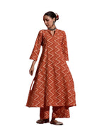 Modestouze Attires WomenS Geometric Printed Calf Length Flared V Neck Rayon Kurta And Pant Set (Red)