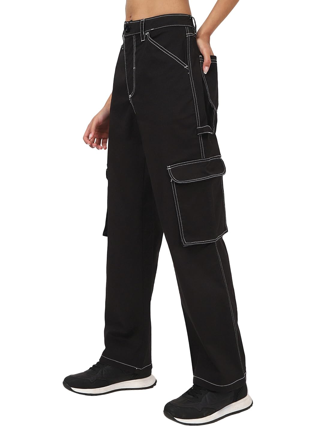 Bewakoof Womens Solid Straight Fit Cotton Cargo Pant_651226_Black_30