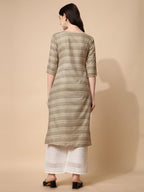 Nainvish Women'S Cotton Blend Straight Round Neck Printed Kurta (Sd415_K-Xxl._Dark Yellow)