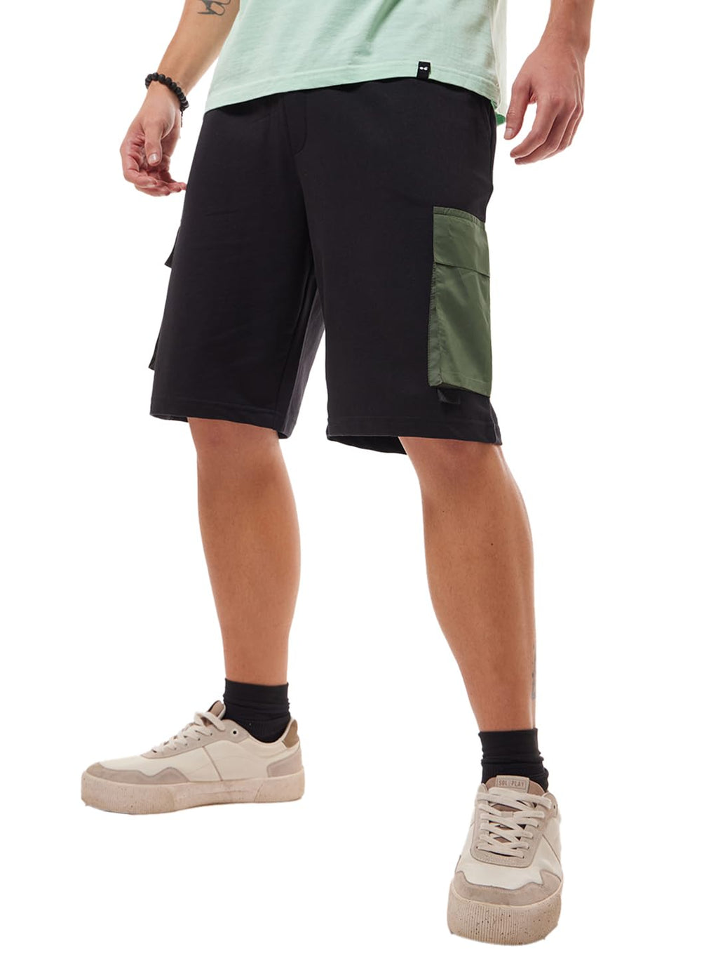 Bewakoof Mens Color Block Oversized Fit Terry Cargo Shorts_635480_Black_S
