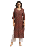 Varanga WomenS Maroon & Blue Bandez Printed Straight Kurta, Round Neck, Three-Quarter Sleeves, Side Slits & Straight Hemline For