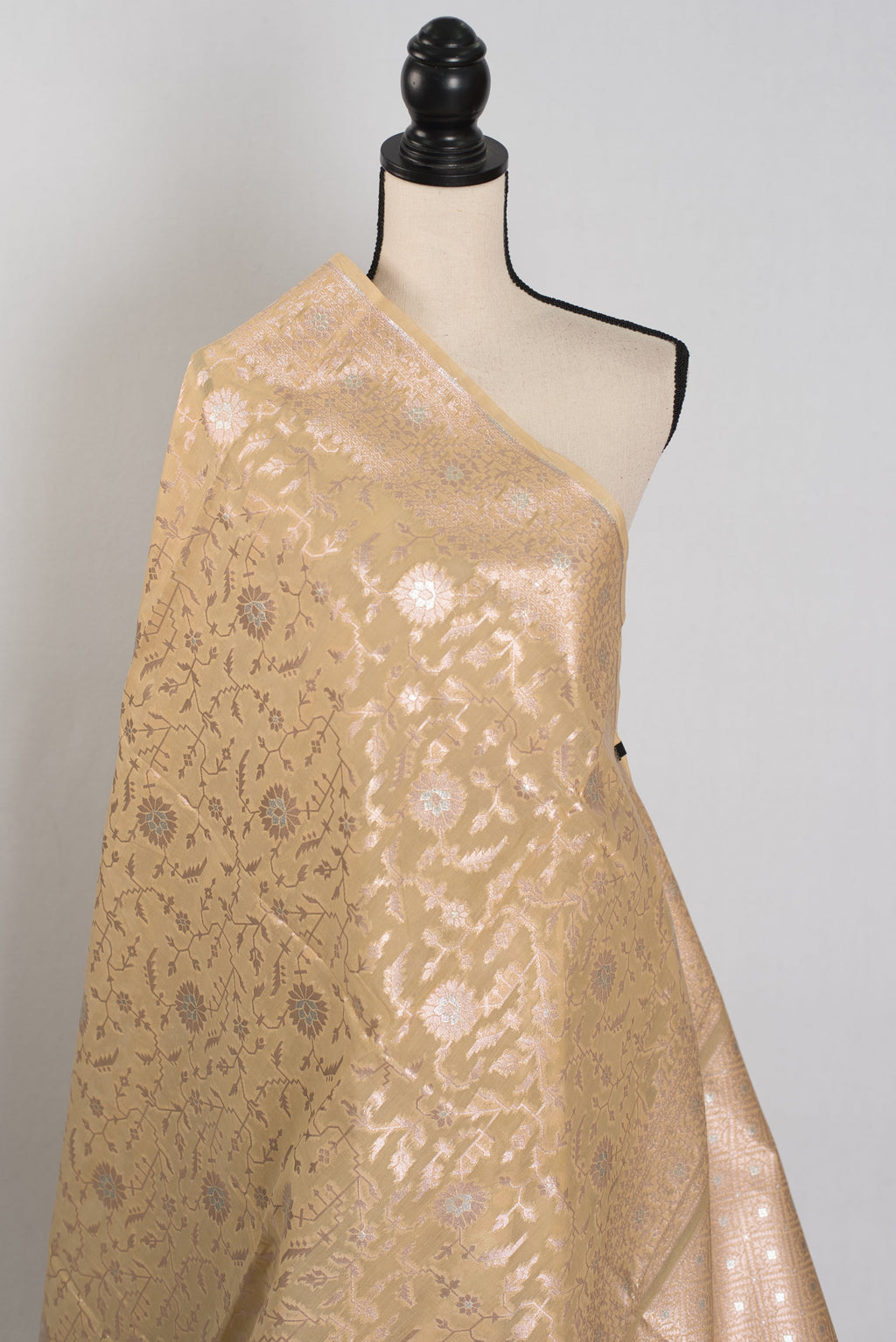 Gracy: Beige & Gold Jamdani Banarasi Saree | Bengali-Varanasi Fusion
