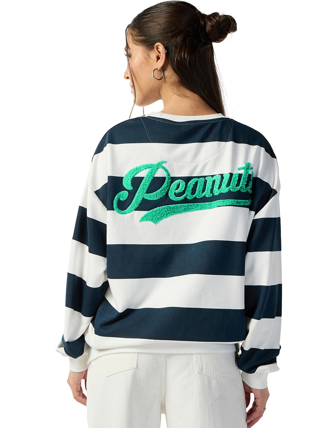 Bewakoof Official Peanuts Merchandise Womens Graphic Printed Oversized Fit Full Sleeve Round Neck Poly Cotton Sweatshirt_641063