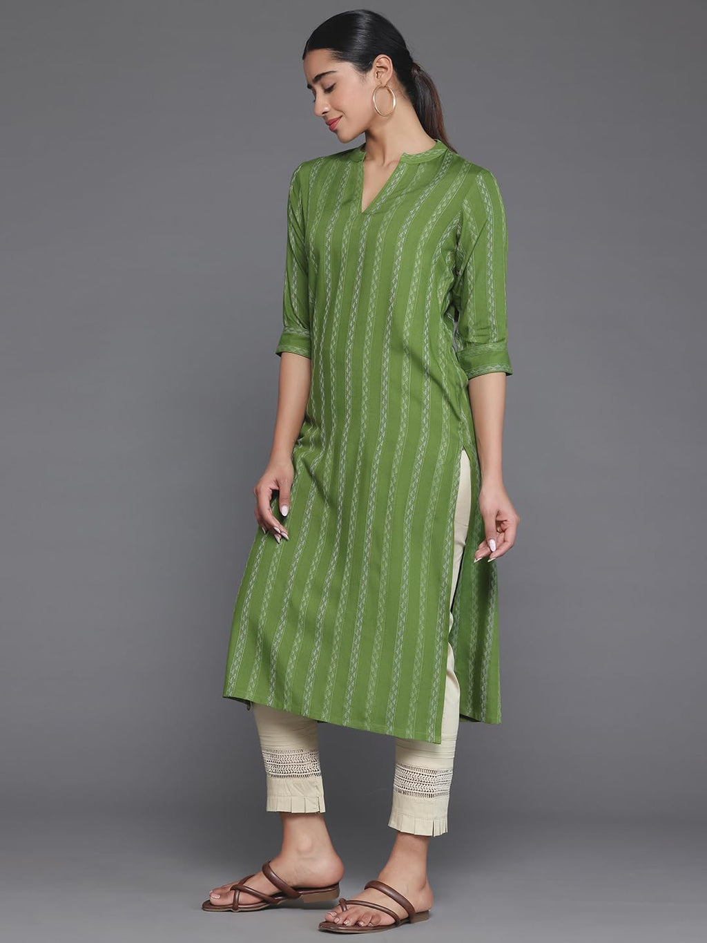 Libas WomenS Rayon Blend Woven Design Straight Kurta (29048_Green