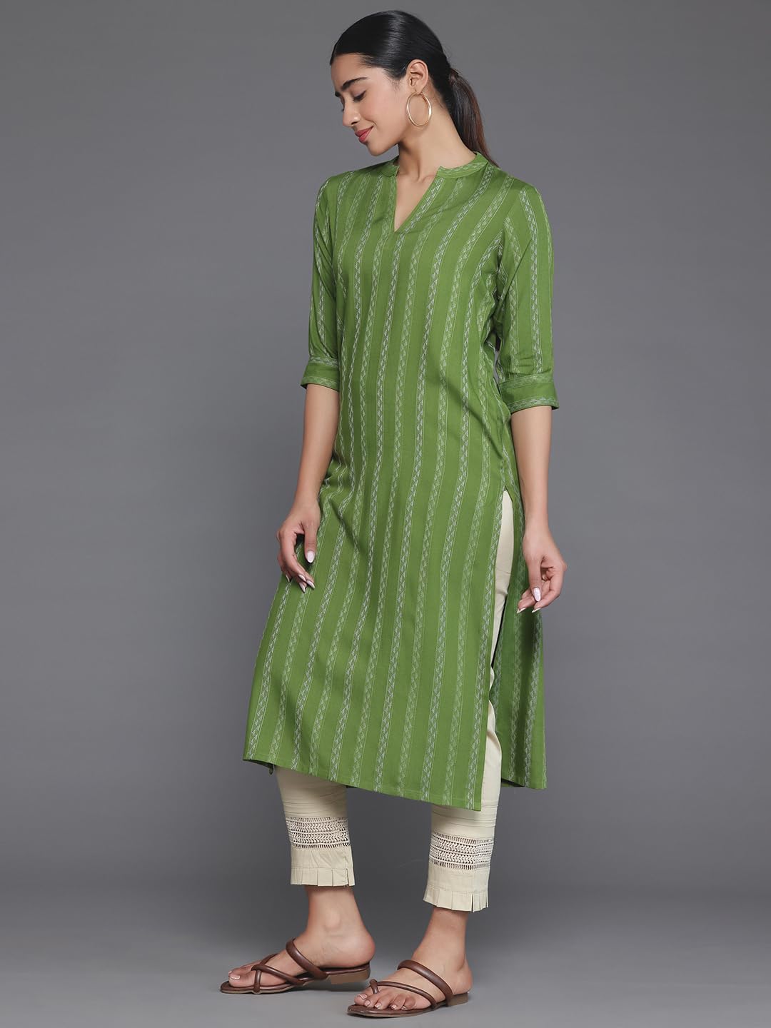 Libas WomenS Rayon Blend Woven Design Straight Kurta (29048_Green