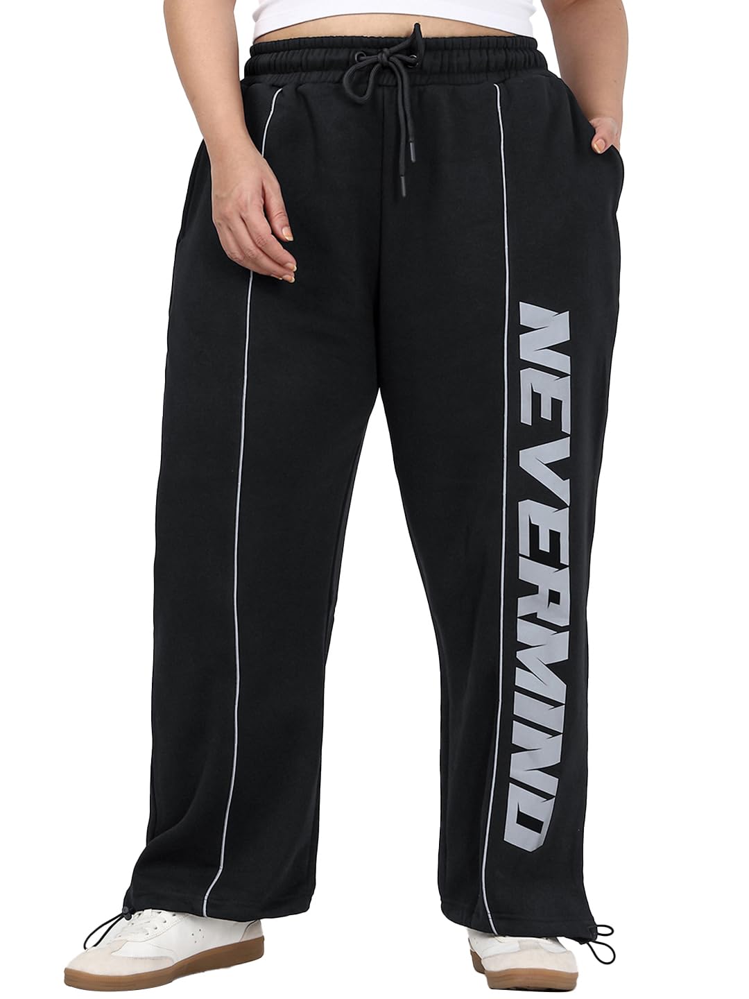 Bewakoof Heavy Duty 1.0 WomenS Typography Super Loose Fit Cotton Blend Plus Size Track Pant_657974_Black_6Xl