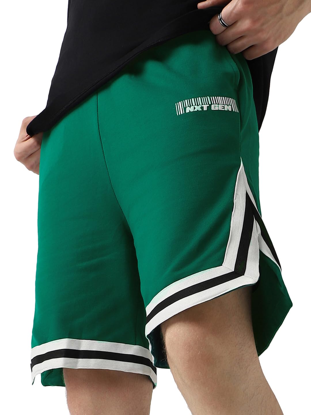 Bewakoof Mens Typography Oversized Fit Poly Cotton Side Vent Shorts_584149_Green_XL
