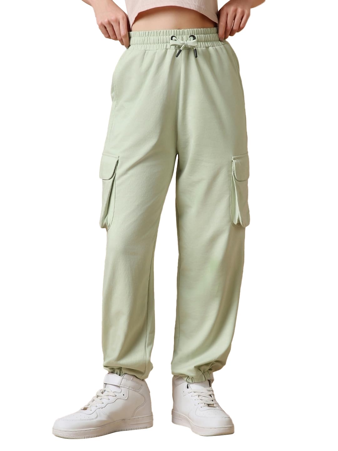 Bewakoof Women Mid Rise Air 1.0 Solid Oversized Joggers_585683_Green_M