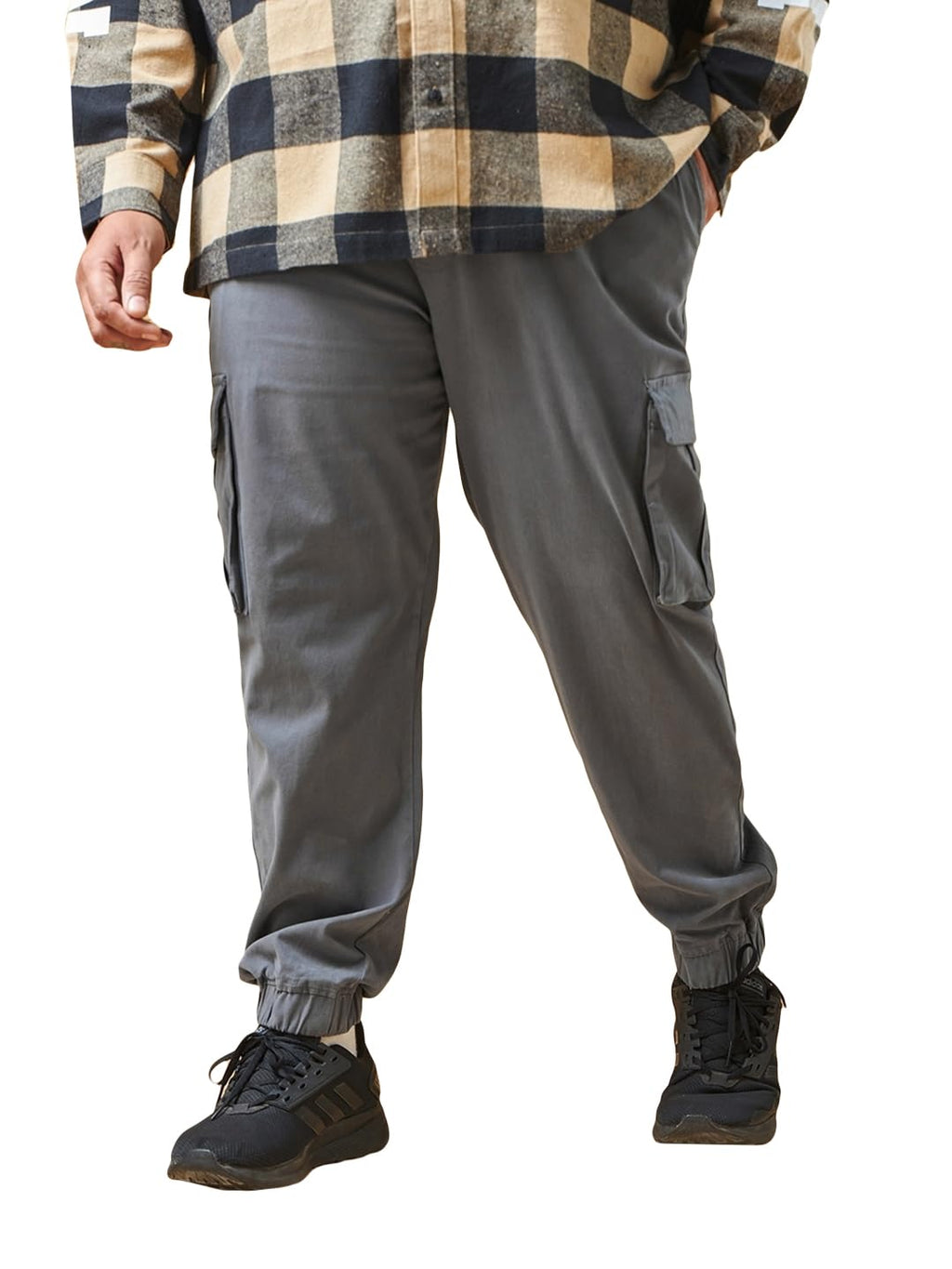 Bewakoof Mens Solid Oversized Fit Cotton Blend Plus Size Cargo Joggers_620444_Grey_40