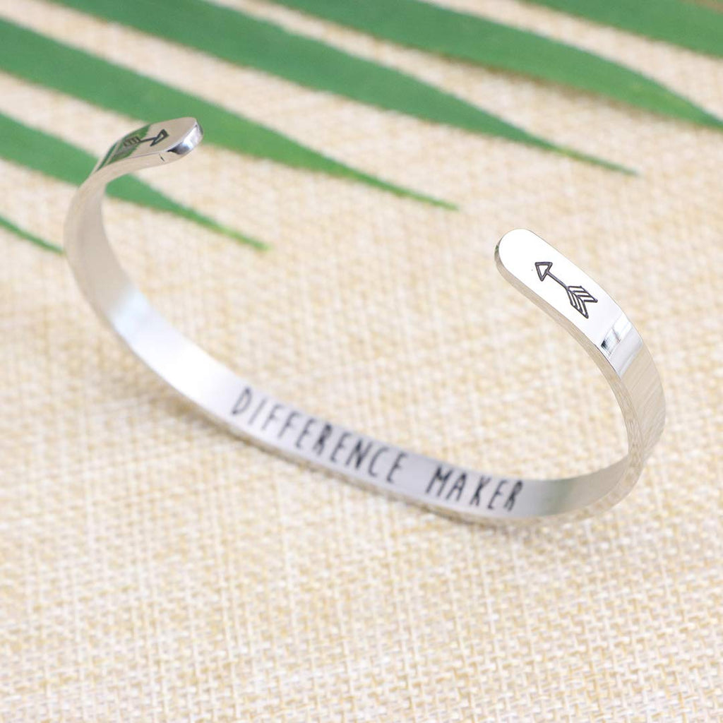 JoycuFF Thank You Gifts Be Brave Inspiring Encouraging Gift for Women Metal Jewelry for Her Birthday Gift Ideas Personalized Eng